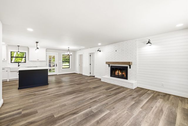 125 W Lower Crabapple Rd., Fredericksburg, TX 78624
