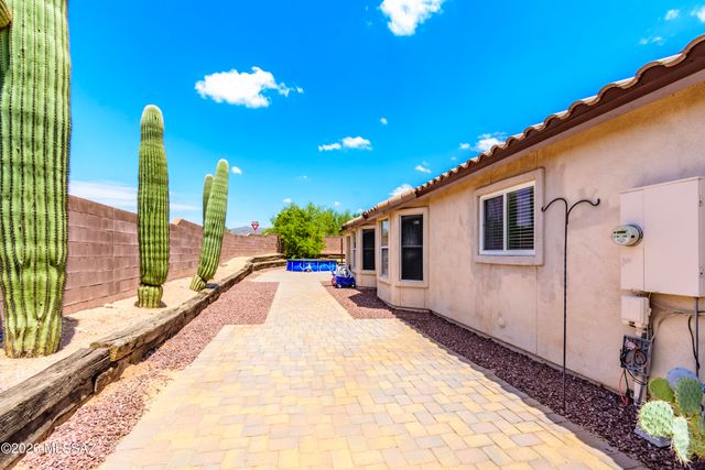 5496 W Dove Of Peace Drive, Marana, AZ 85658