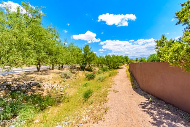 5496 W Dove Of Peace Drive, Marana, AZ 85658