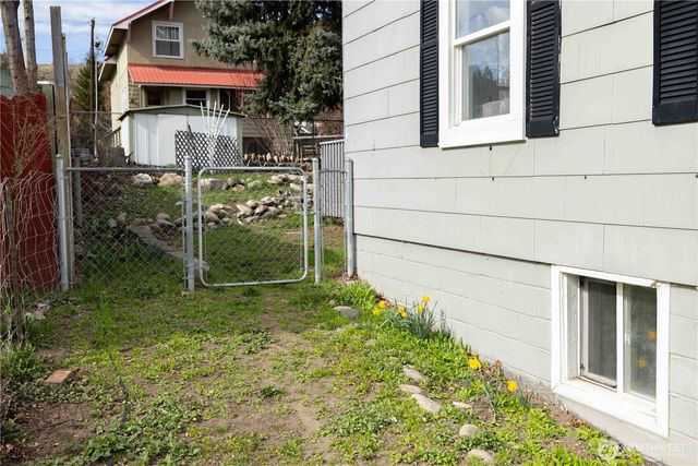 647 3rd Avenue, Okanogan, WA 98840