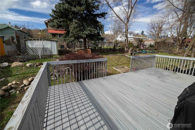 647 3rd Avenue, Okanogan, WA 98840