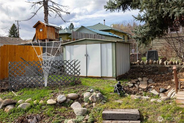 647 3rd Avenue, Okanogan, WA 98840
