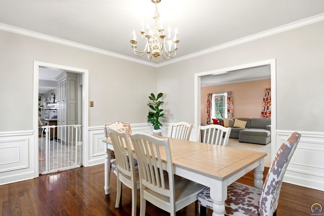 1331 SW Pembroke LN, Topeka, KS 66604