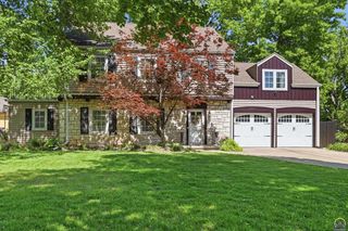 1331 SW Pembroke LN, Topeka, KS 66604