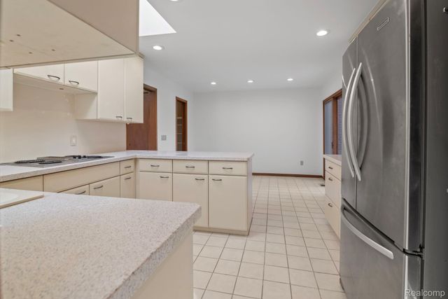 29709 Deer Run, Farmington Hills, MI 48331