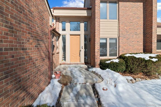 29709 Deer Run, Farmington Hills, MI 48331