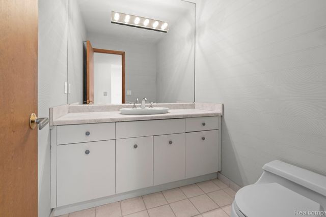 29709 Deer Run, Farmington Hills, MI 48331