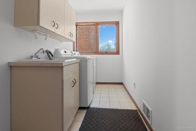 29709 Deer Run, Farmington Hills, MI 48331