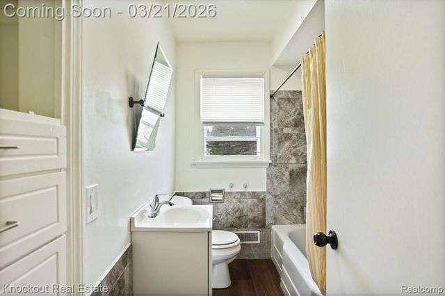 1060 Cross Street, Saginaw, MI 48602