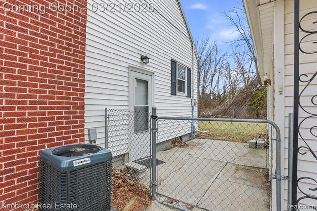 1060 Cross Street, Saginaw, MI 48602