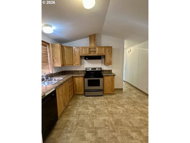 2009 LEWIS RIVER Rd 17, Woodland, WA 98674
