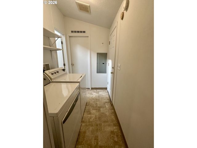 2009 LEWIS RIVER Rd 17, Woodland, WA 98674