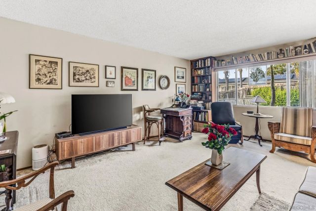 926 Nolbey St, Cardiff By The Sea, CA 92007