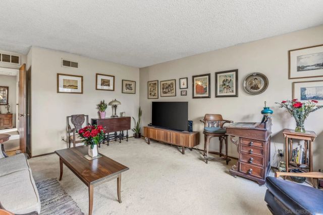 926 Nolbey St, Cardiff By The Sea, CA 92007