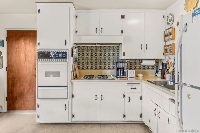 926 Nolbey St, Cardiff By The Sea, CA 92007