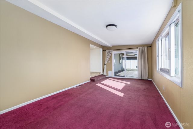 14215 SE 259th Place, Kent, WA 98042