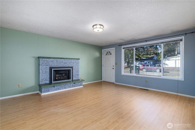 14215 SE 259th Place, Kent, WA 98042