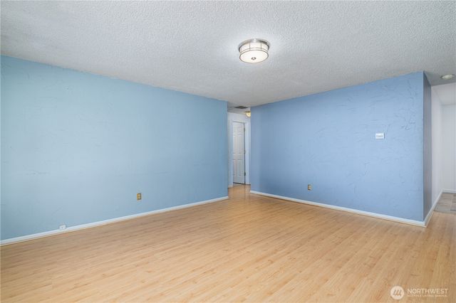 14215 SE 259th Place, Kent, WA 98042