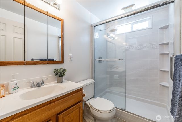 14215 SE 259th Place, Kent, WA 98042