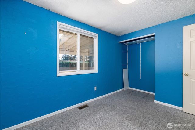 14215 SE 259th Place, Kent, WA 98042