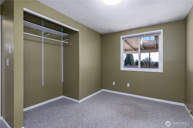 14215 SE 259th Place, Kent, WA 98042