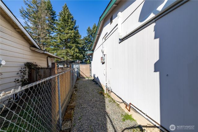 14215 SE 259th Place, Kent, WA 98042