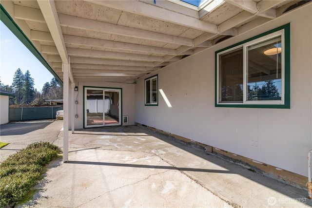 14215 SE 259th Place, Kent, WA 98042