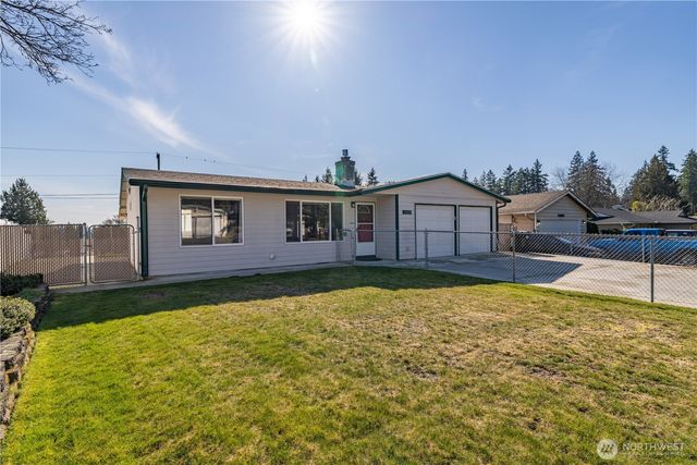 14215 SE 259th Place, Kent, WA 98042