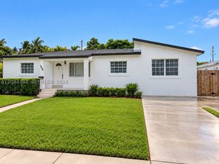 5450 W 1st Ct, Hialeah, FL 33012