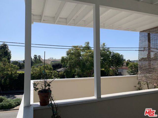 4211 Franklin Avenue, Los Angeles, CA 90027