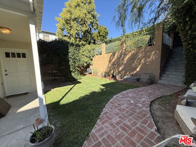 4211 Franklin Avenue, Los Angeles, CA 90027