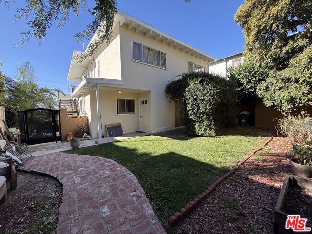 4211 Franklin Avenue, Los Angeles, CA 90027