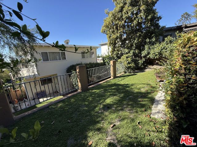 4211 Franklin Avenue, Los Angeles, CA 90027