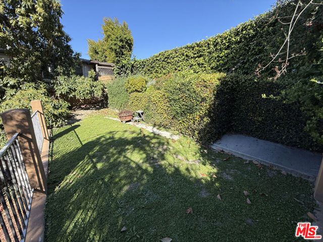 4211 Franklin Avenue, Los Angeles, CA 90027