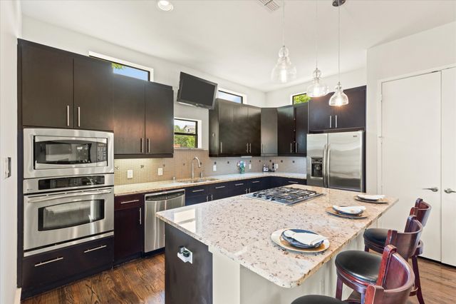 2123 Albany Street, Dallas, TX 75201