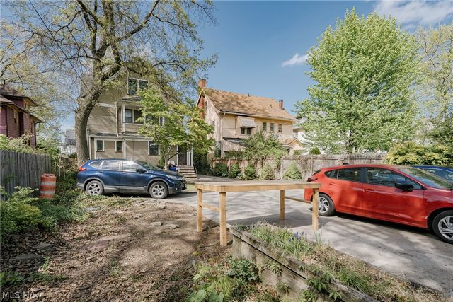 10906 Ashbury Avenue, Cleveland, OH 44106