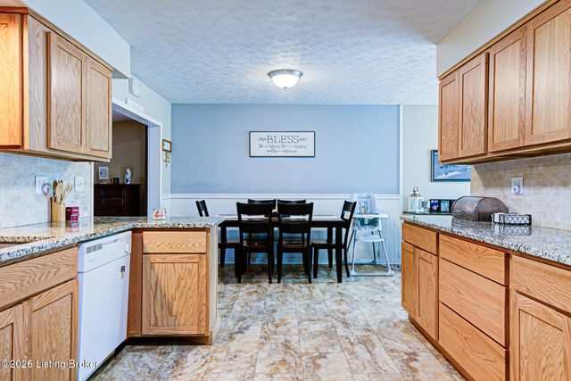 865 Bleemel Ln, Mt Washington, KY 40047