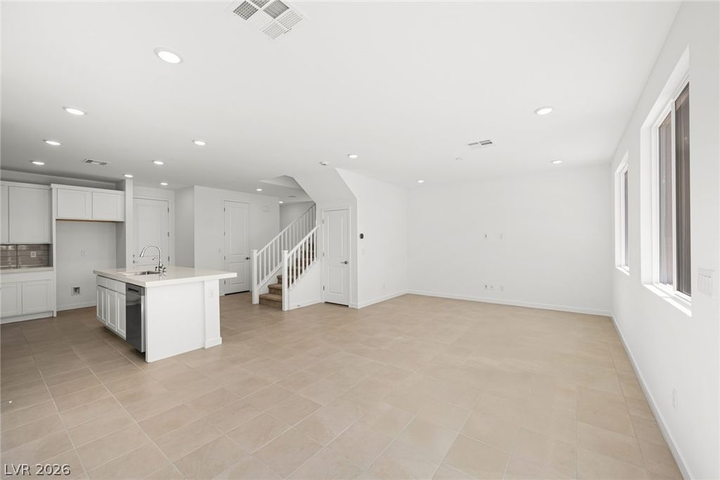 8575 Balfour Meadows Avenue, Las Vegas, NV 89113 — photo 5
