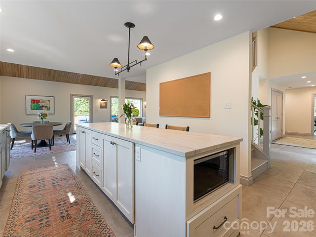 17 Beaverdam Court, Asheville, NC 28804