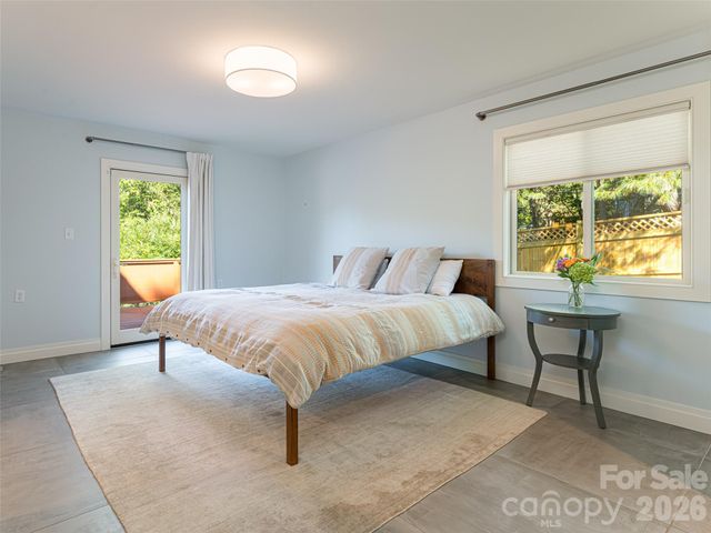 17 Beaverdam Court, Asheville, NC 28804