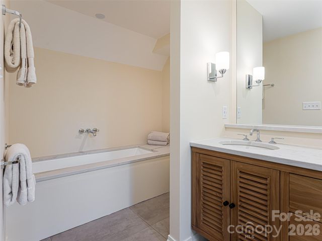 17 Beaverdam Court, Asheville, NC 28804