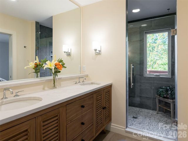 17 Beaverdam Court, Asheville, NC 28804