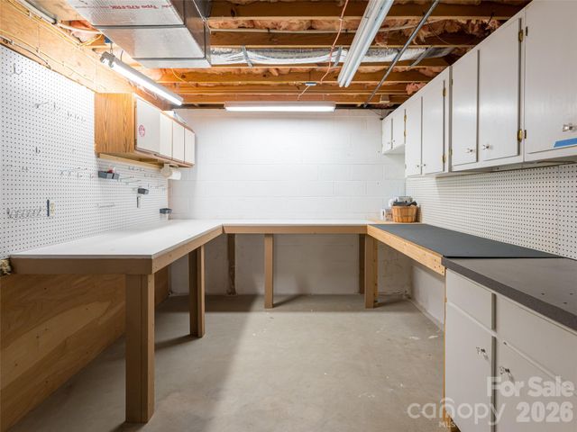 17 Beaverdam Court, Asheville, NC 28804