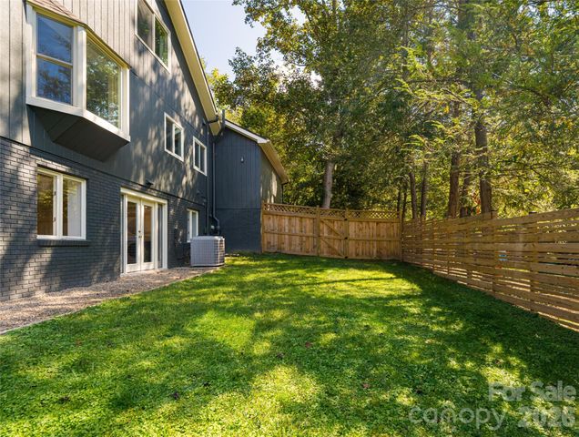 17 Beaverdam Court, Asheville, NC 28804