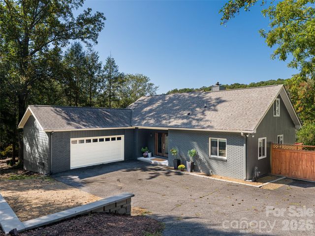 17 Beaverdam Court, Asheville, NC 28804