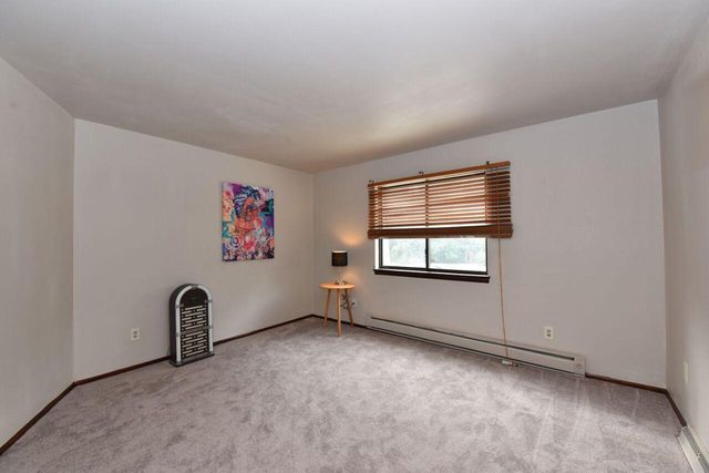 6081 W Calumet ROAD, Milwaukee, WI 53223