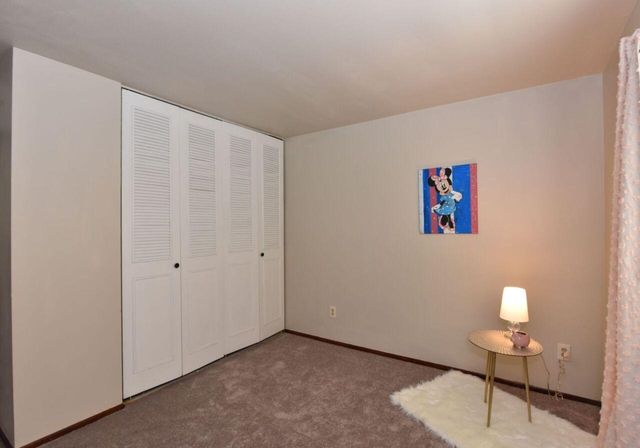 6081 W Calumet ROAD, Milwaukee, WI 53223