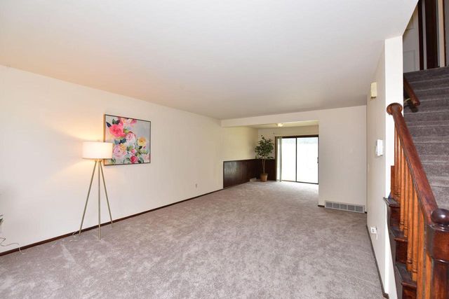 6081 W Calumet ROAD, Milwaukee, WI 53223