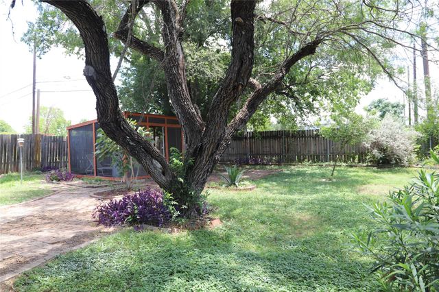 7807 Bixler DR, Austin, TX 78744