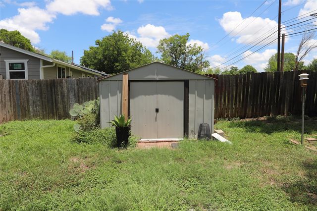 7807 Bixler DR, Austin, TX 78744